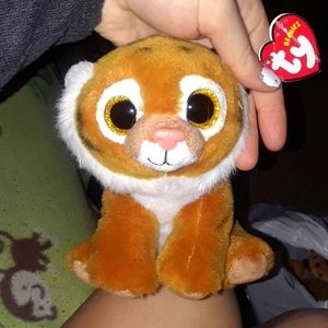 Pack of beanie boos. Around 6 ' 5 Inches each